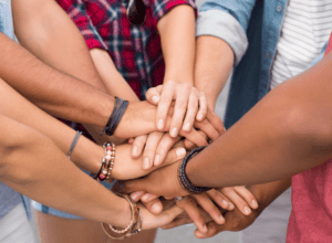 group of individuals in recovery at drug treatment centers in Chicago overcoming their addiction